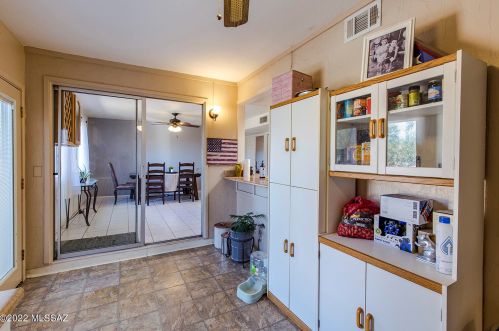 1424 Chapala Dr, Tucson AZ  85704-2037 exterior