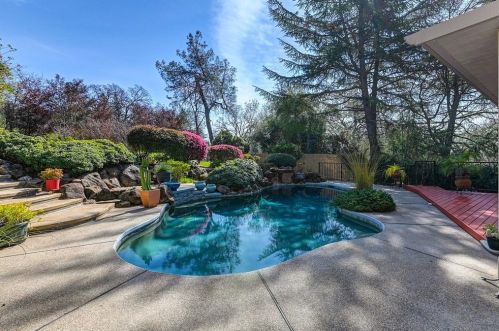 9811 Blue Lk Dr, Folsom CA 95630-1909 exterior