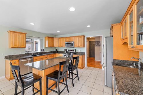 21192 Strawberry Hills Dr, Macomb Township MI 48044-2277 exterior