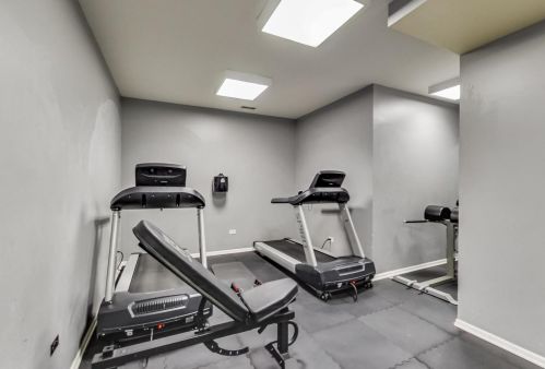 520 Halsted St, Chicago IL  60642-7369 exterior