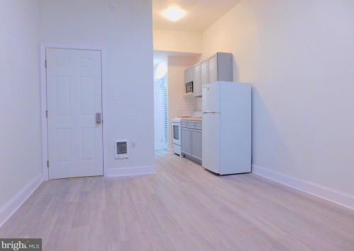 1904 2nd St, Philadelphia PA 19122-1939 exterior