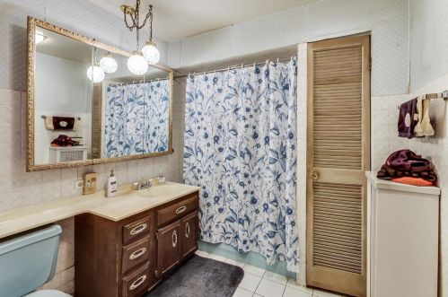 3256 Wilson Ave, Chicago IL 60640-5211 exterior