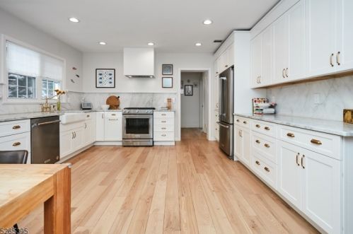 168 Forest Hill Rd, Town Center NJ  07052-3958 exterior