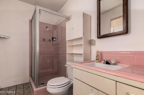 2902 Desert Cv Ave, Phoenix AZ 85028-3430 exterior