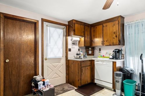 60 High St, Woburn MA 01801-4244 exterior