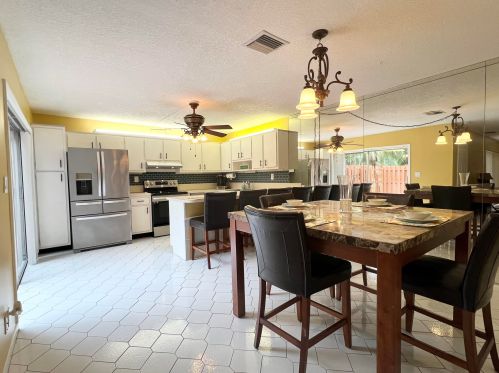 542 27 Way, Boynton Beach FL 33435-7916 exterior