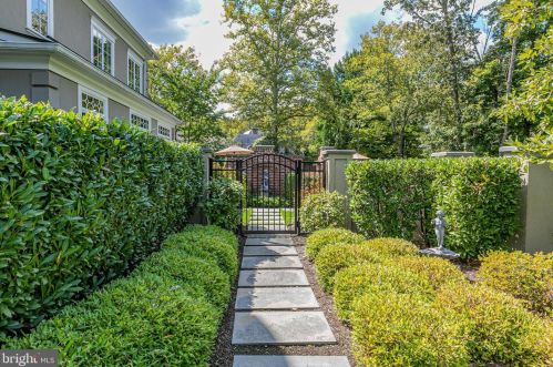 166 Library Pl, Princeton NJ 08540-3019 exterior