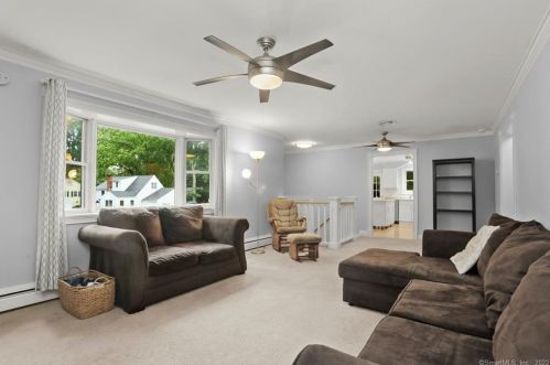 4 Mark Dr, Norwalk CT 06851-3110 exterior