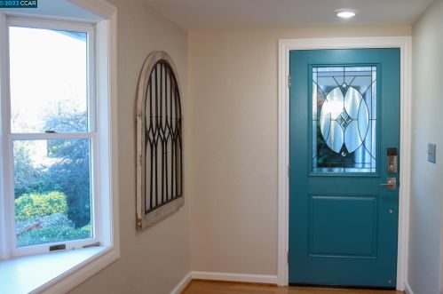 1963 Altura Dr, Concord CA 94519-2201 exterior