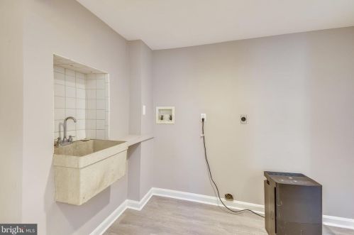 4206 Mt Vernon Memorial Hwy, Alexandria VA 22309-2809 exterior