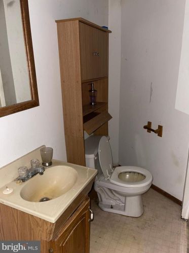 106 Cherokee Dr, Browns Mills NJ  08015-6251 exterior