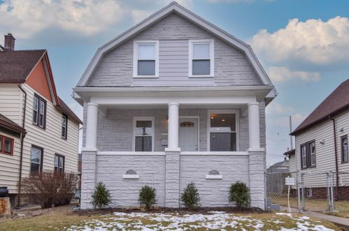 1325 Pryor Ave, Milwaukee WI  53207-1869 exterior