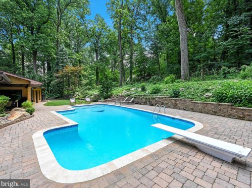 1716 Old Welsh Rd, Huntingdon Valley PA  19006-5838 exterior