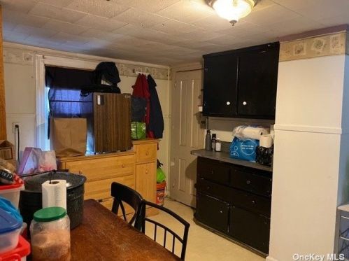 14 Kelsey Ave, Huntington Station NY 11746-1110 exterior