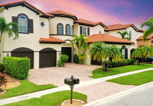 4061 Artesa Dr, Boynton Beach FL 33436-2628 exterior