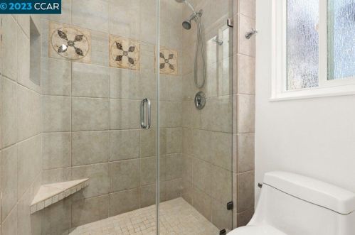 372 Camelback Rd, Concord CA  94523-1357 exterior