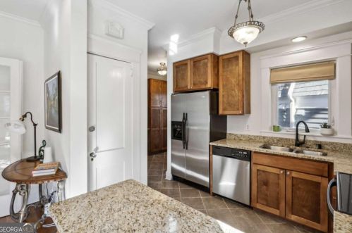 805 Charles Allen Dr, Atlanta GA  30308-1706 exterior