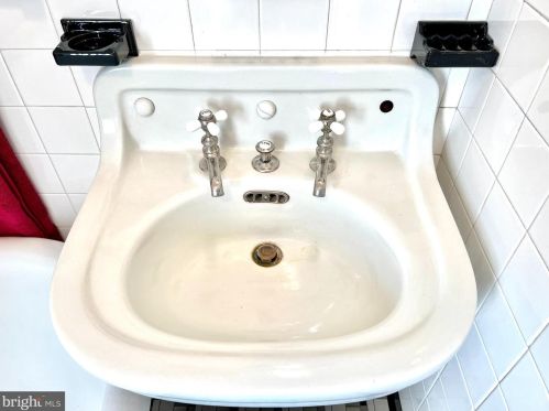 1318 Howard Ave, Primrose PA 17901-3418 exterior