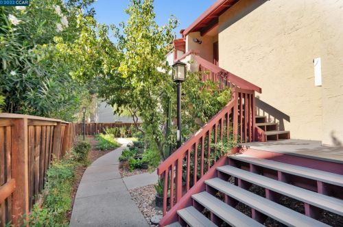 1391 Monument Blvd, Concord, CA 94520-4362