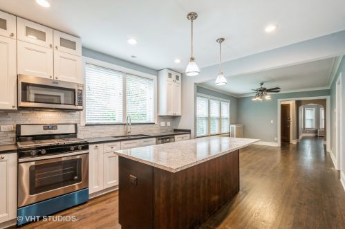 5921 Artesian Ave, Chicago IL 60659-5034 exterior