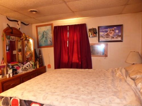 189 New Haven Ave, Derby CT 06418-2521 exterior