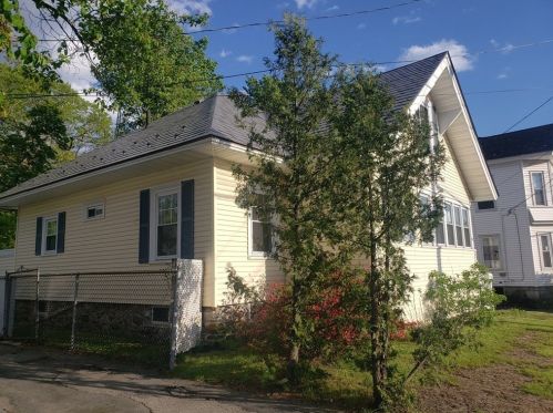 74 Lowell St, Methuen, MA 01844-3672