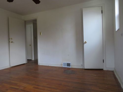 637 Larose St, Pittsburgh PA 15226-1120 exterior