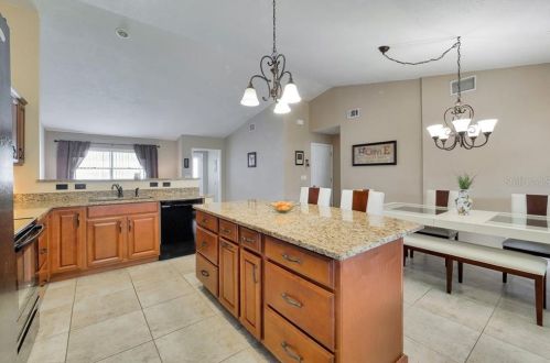 3616 Falling Leaf Ln, Orlando FL 32810-2268 exterior