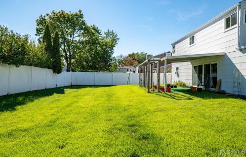 15 Sims Rd, Edison NJ 08817-3034 exterior