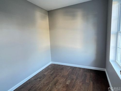 54 Howard Ave, Edison NJ  08837-3432 exterior