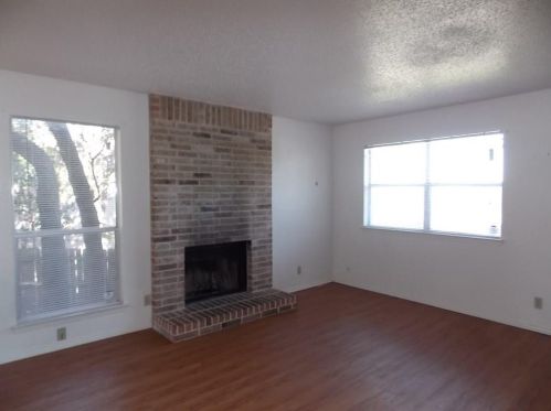 8104 Dunn St, Austin, TX 78745-7415