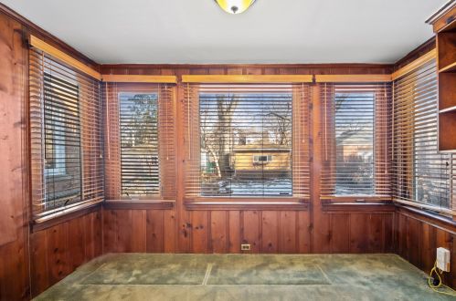 5911 Drake Ave, Chicago IL 60659-2204 exterior