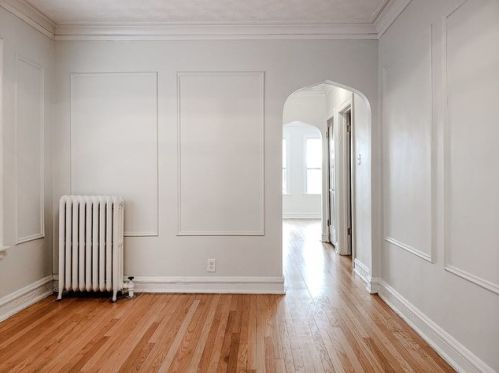 8516 Bennett Ave, Chicago IL 60649-4007 exterior