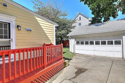 136 9th St, Providence RI 02906-2931 exterior