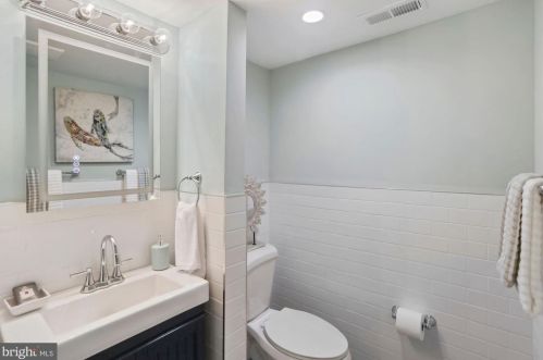 1502 Kearny St, Washington DC  20017-2958 exterior