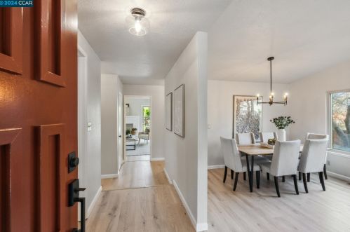 2255 Fox Way, Concord, CA 94518-2900