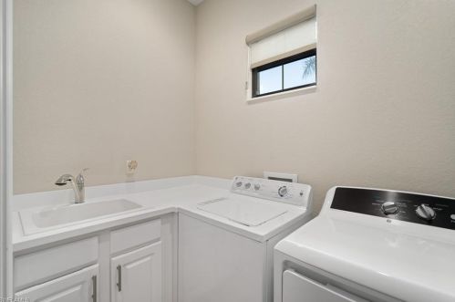 6718 Canwick Cove Cir, Naples FL 34113-3201 exterior