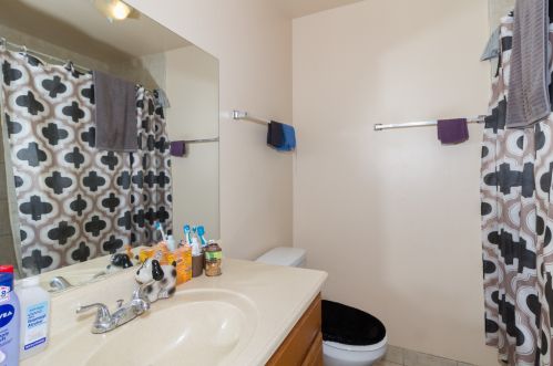 6243 Campbell Ave, Chicago IL 60659-2807 exterior