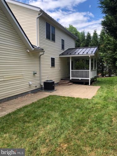 458 Kensington Ave, Morgantown, WV 26505-2051