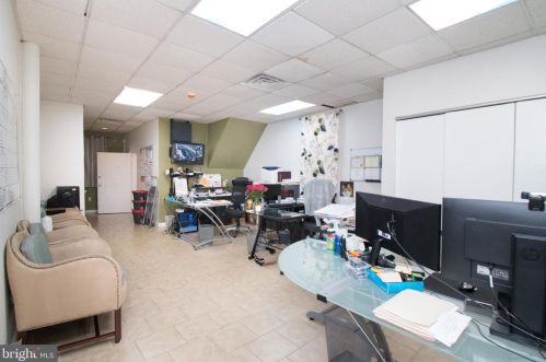 1144 4 St, Philadelphia PA 19133-3208 exterior