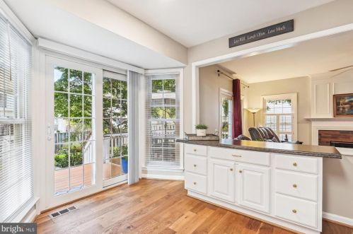 803 Catoctin Cir, Leesburg VA 20176-4951 exterior