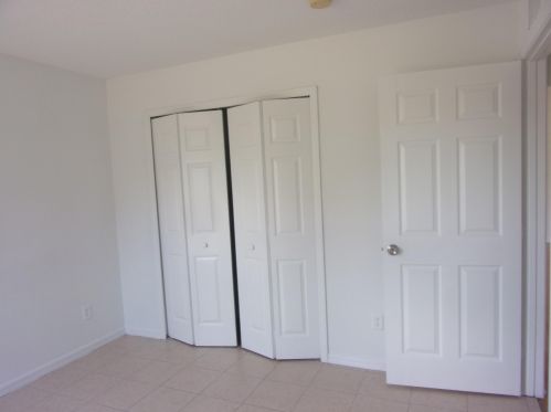 1407 Grapeland Ave, Fort Pierce FL 34952-4951 exterior