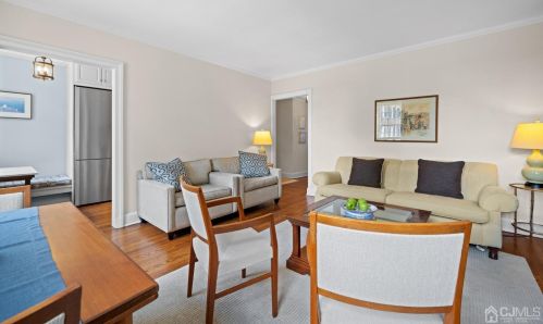 25 Palmer Sq, Princeton NJ 08542-3723 exterior