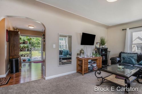 860 Brookside Dr, Meskegon MI 49441-5364 exterior