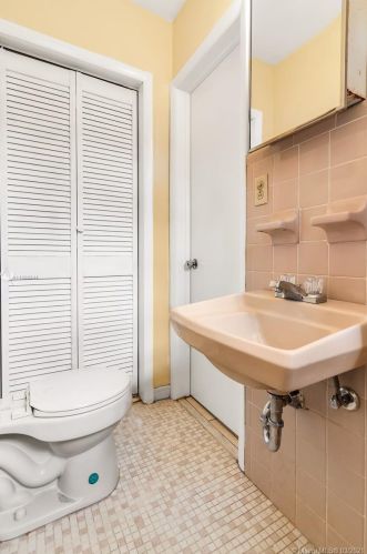 965 31st St, Hialeah FL  33012-5033 exterior