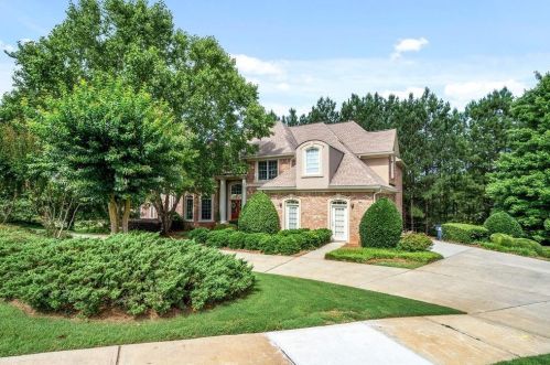 2551 Essex Ln, Atlanta, GA 30331-7855