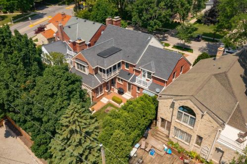 523 Carlisle Ave, Milwaukee WI 53217-4831 exterior