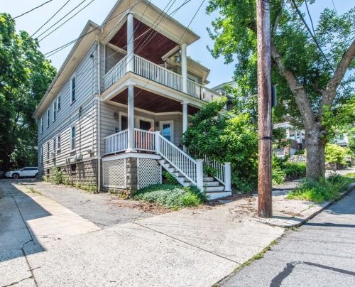 47 Ogden St, Providence, RI 02906-4904