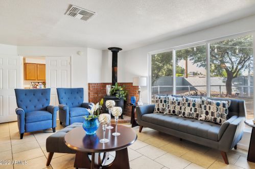 2118 Campbell Ave, Phoenix AZ 85015-3827 exterior