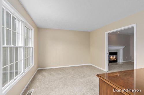 2114 Gettysburg Dr, Grand Rapids MI 49508-6560 exterior